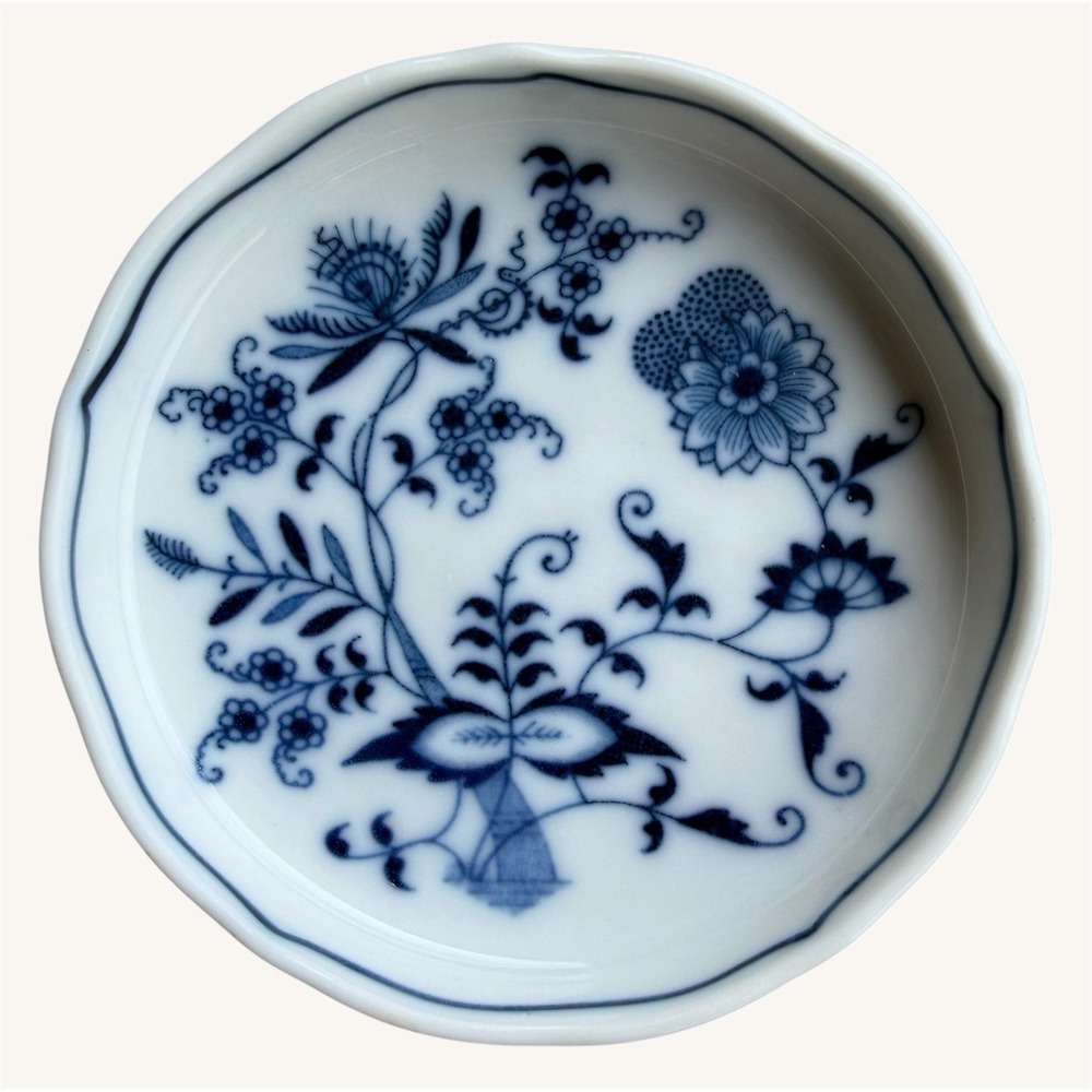 Vintage Blue Danube Coaster 3.5" Blue Onion Porcelain Early Banner Mark Japan